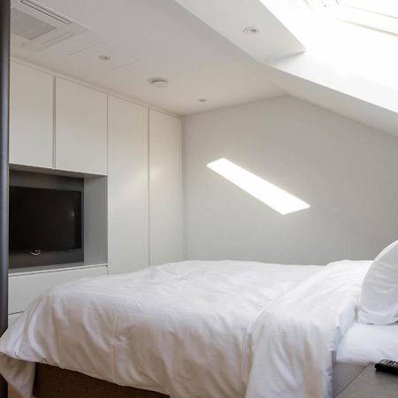 Toploft Serviced Apartments Крайлсхайм Екстериор снимка